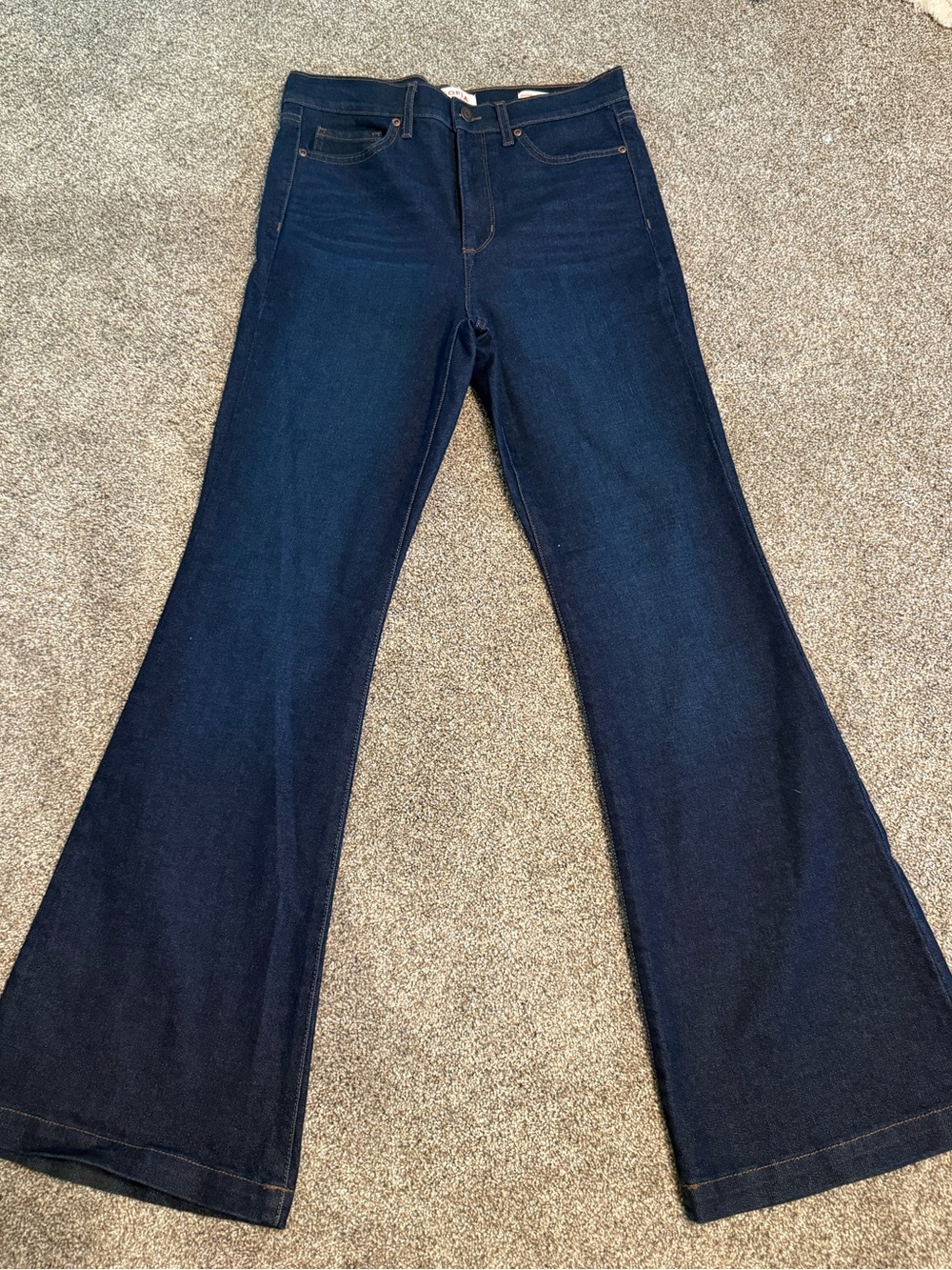 Excellent condition-High-Rise Dark Blue Flared Sofia Vergara Melisa Jeans -sz 10